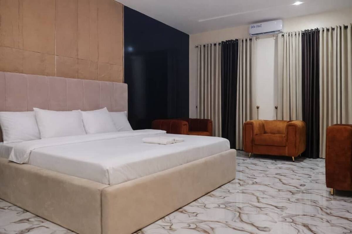 Perhesviitti, parveke, näköala lomakeskukseen