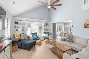 TV - Ripple| Golf Cart · Private Beach · Outdoor Living (Emerald Isle)