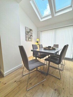 Dining - The Birketts Inn, 4 - Bed, Sleeps 8, Long Term Rental Available (Ulverston)