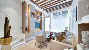 3 bedrooms, Internet