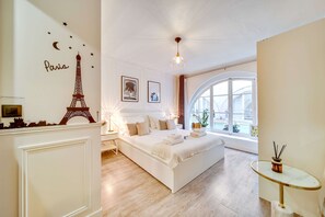 Apartment | 1 bedroom, Internet - Historical Apartment in the Heart of Paris - 1 (Paris)