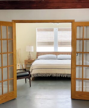 6 bedrooms, travel cot, WiFi, bed sheets - Camp Chesapeake 6 bedroom Private Waterfront - Dock, Hot Tub, Family Friendly (Onancock)