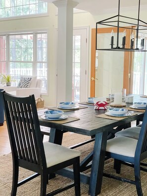 Dining - Camp Chesapeake 6 bedroom Private Waterfront - Dock, Hot Tub, Family Friendly (Onancock)