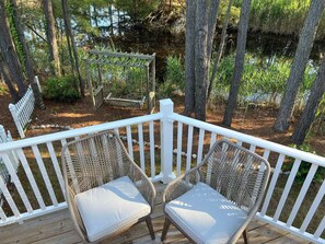 Property grounds - Camp Chesapeake 6 bedroom Private Waterfront - Dock, Hot Tub, Family Friendly (Onancock)