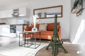 2 bedrooms, Internet - Cozy Apartment Near the Bois de Vincennes (Fontenay-sous-Bois)