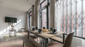 2 bedrooms, Internet