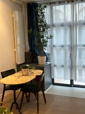 Apartment - Flat Near Notre Dame 4 pax AC (Paris)