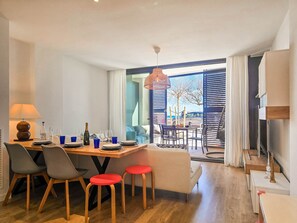 TV - Apartment Mariona (L'Escala)