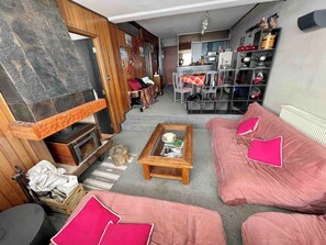 Unclassified image, 5 of 15, button - Ski-in/Ski-out convenience with epic sunsets (Región Metropolitana)