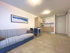 Living room - Charming Four Guests Apartment With Lagoon View (Grado)