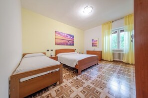 2 bedrooms, iron/ironing board, WiFi - NEW ENTRY! COZY APARTMENT A FEW STEPS FROM THE CENTER OF LAZISE (Lazise)