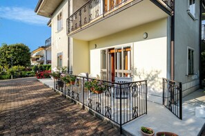 Terrace/patio - NEW ENTRY! COZY APARTMENT A FEW STEPS FROM THE CENTER OF LAZISE (Lazise)
