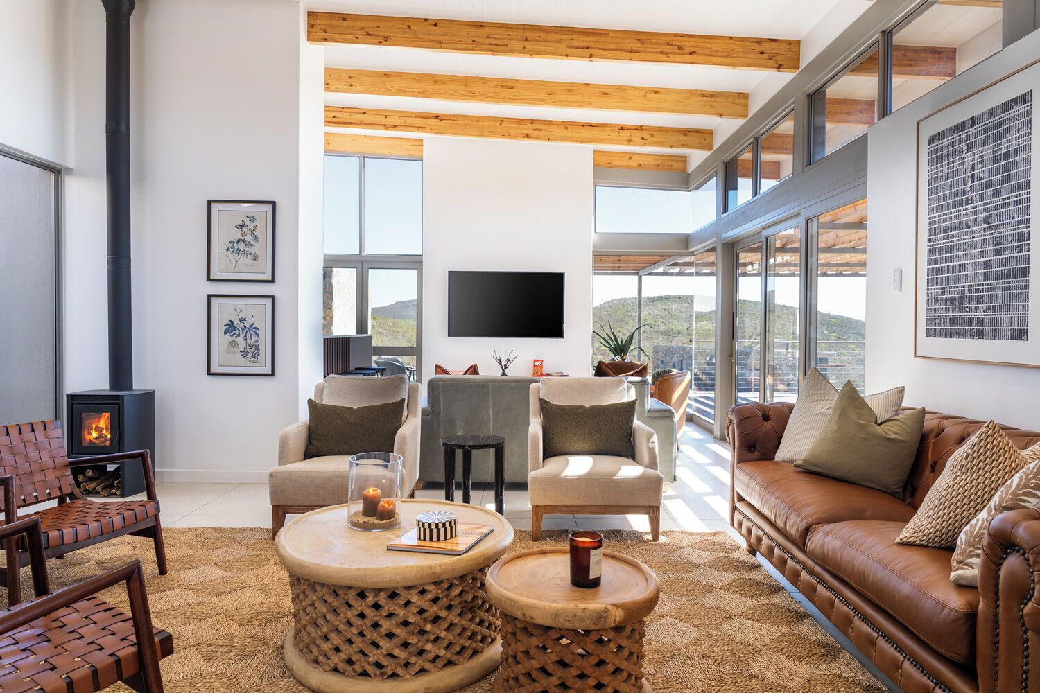 21-inch TV with satellite channels, fireplace