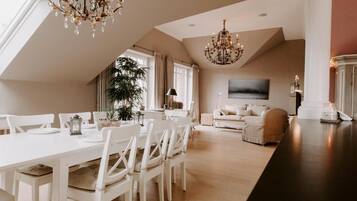 Luxury-Penthouse, Balkon, Seeblick | Esszimmer