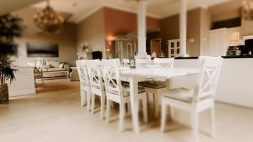 Attico Luxury, balcone, vista lago | Sala da pranzo