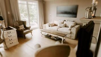 Luxury-Penthouse, Balkon, Seeblick | Wohnbereich