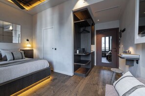 Unclassified image, 2 of 42, button - Wabi-Sabi Hôtel Lorrain (Nice)