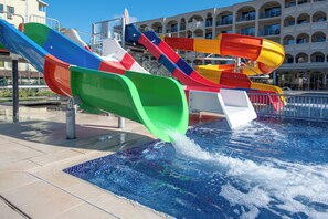 Piscina a l'aire lliure de temporada 