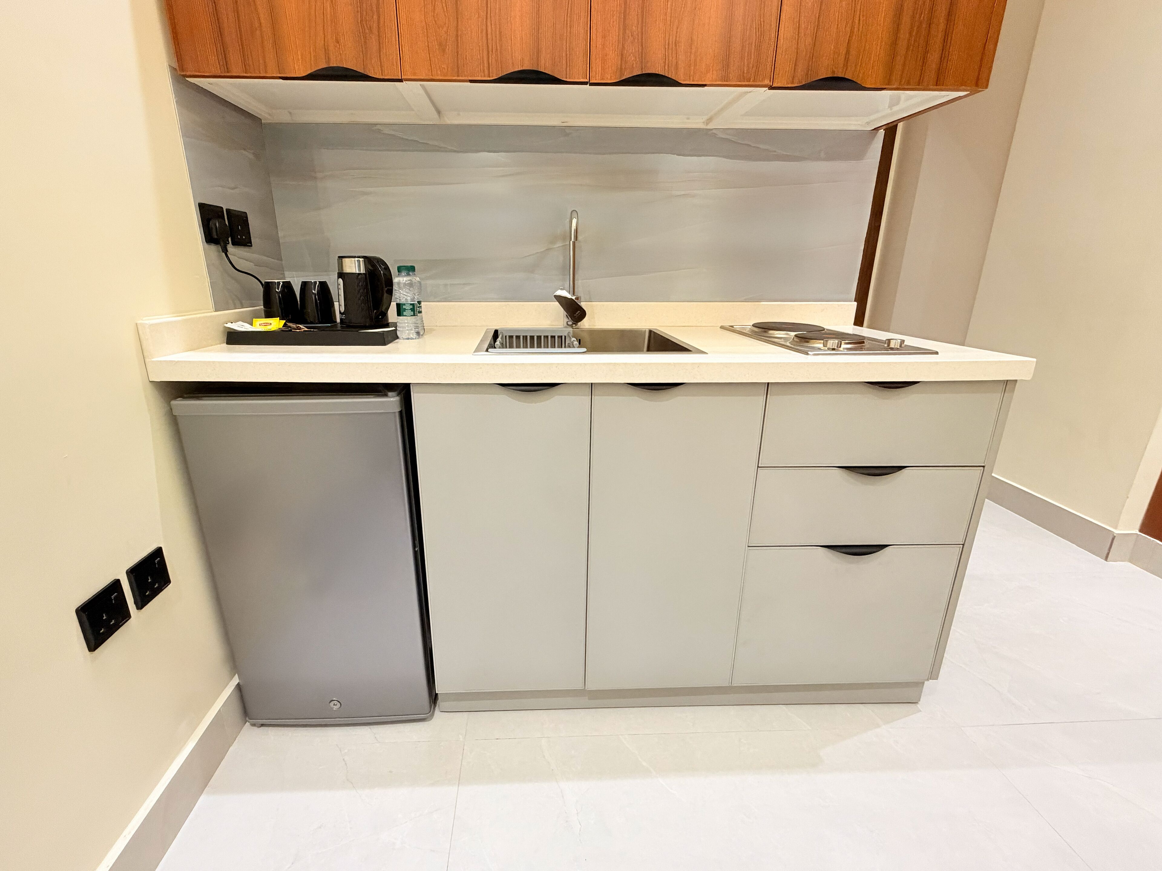 Căn hộ | Bếp riêng | Tủ lạnh nhỏ, lò vi sóng, bếp nấu, dụng cụ nấu nướng/bát dĩa/dao nĩa 