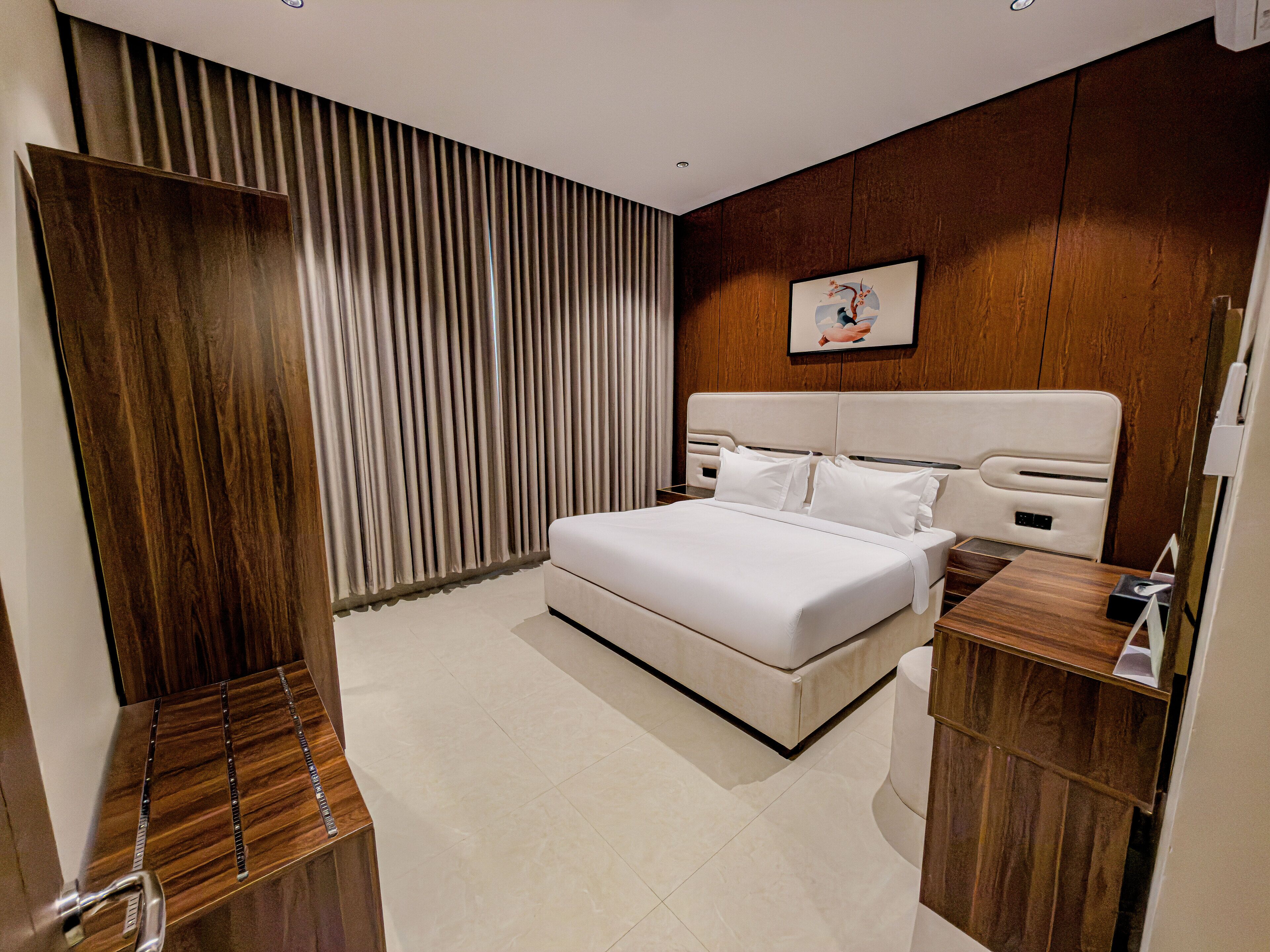 Apartment | In-room safe, iron/ironing board, free WiFi