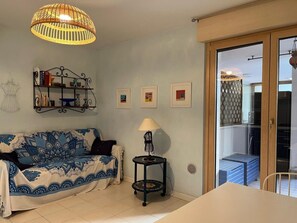 Apartment, 1 Bedroom, Garden View | Living room - Lovely Private Garden Apartment for Four in Grado (Grado)