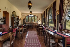 Unclassified image, 3 of 12, button - Vrbo Property (Gaville)