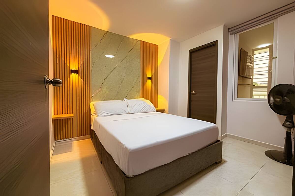 อพาร์ทเมนท์ | ผ้าม่านกันแสง, เตารีด/โต๊ะรีดผ้า