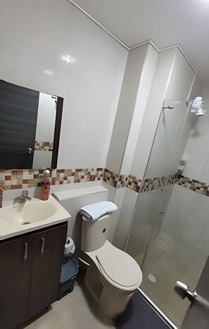 Apartment | Bathroom - hermoso apartasuite super ubicación (Cartago)
