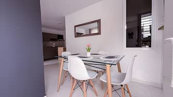 Apartment | Dining