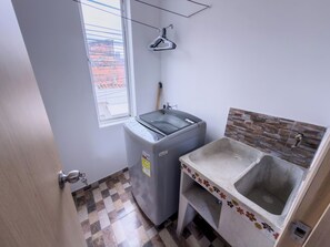 Interior - hermoso apartasuite super ubicación (Cartago)