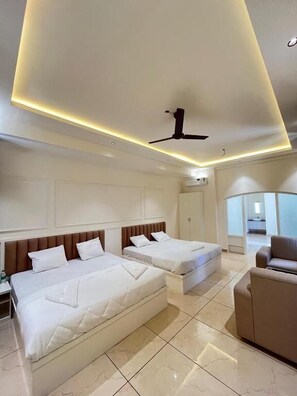 Desk, laptop workspace, free WiFi