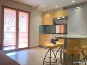 Căn hộ, 2 phòng ngủ, ban công, quang cảnh thành phố | Nội thất