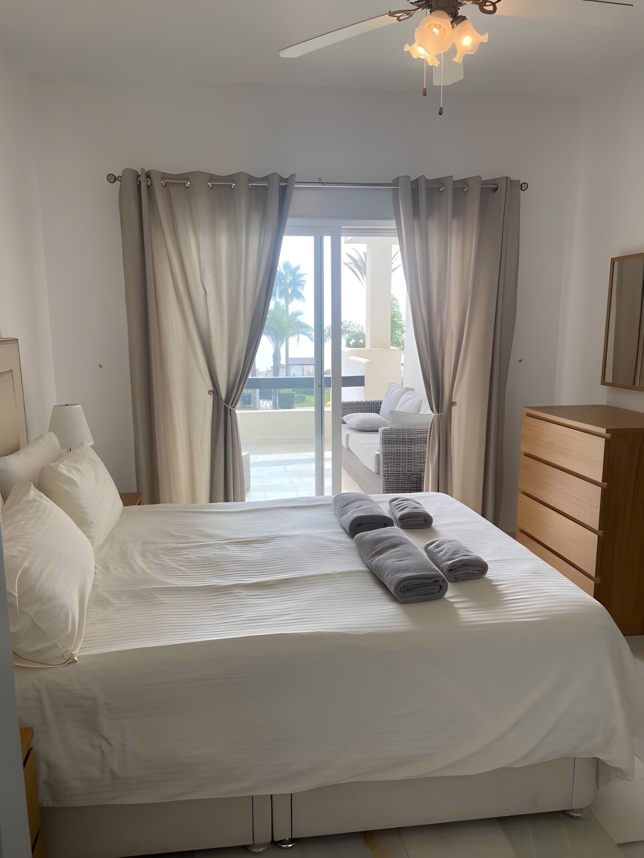 3 bedrooms, iron/ironing board, WiFi, bed sheets