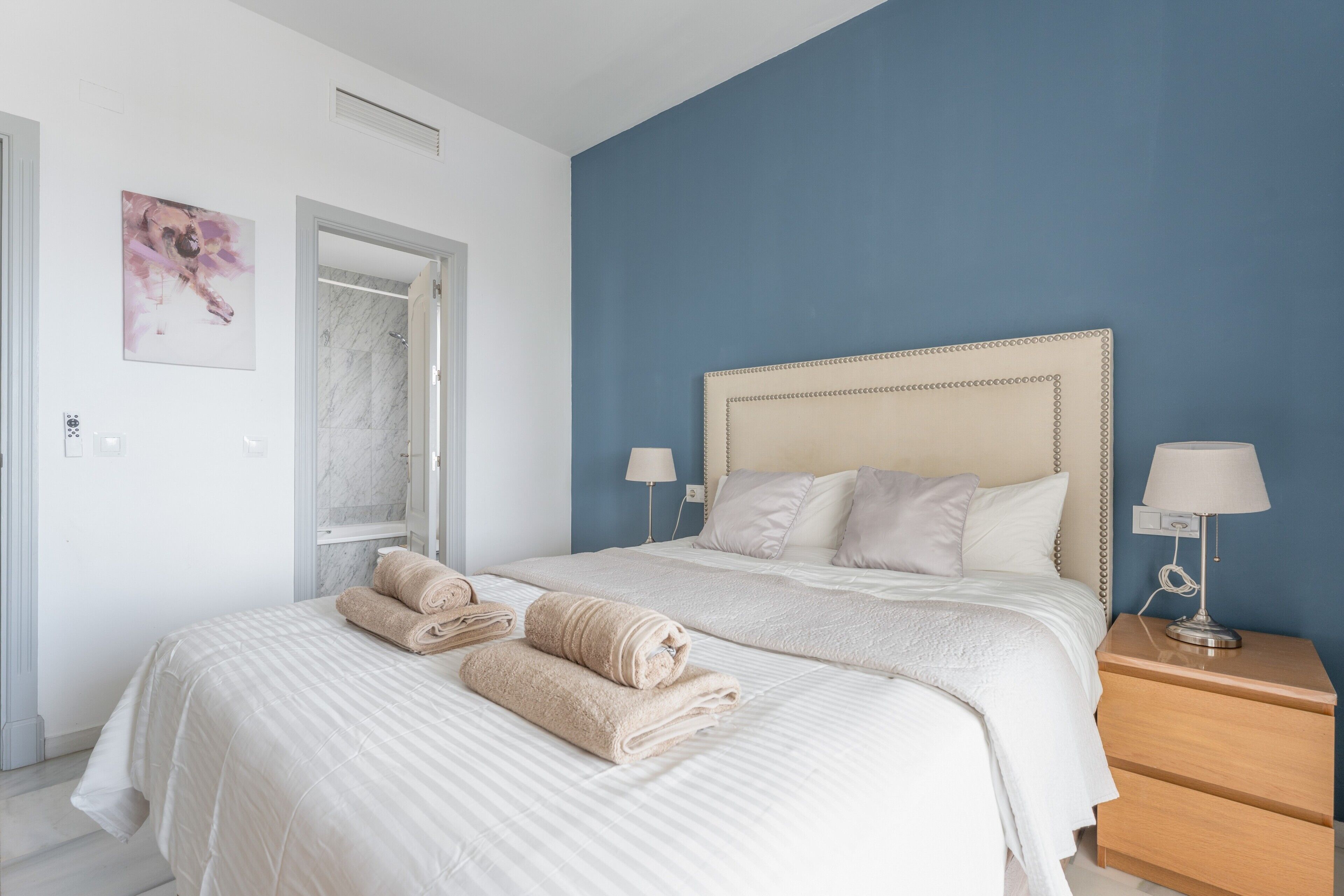 3 bedrooms, iron/ironing board, WiFi, bed sheets