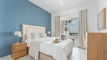 3 slaapkamers, een strijkplank/strijkijzer, wifi, beddengoed