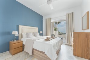 3 habitaciones, tabla de planchar con plancha, wifi y ropa de cama 