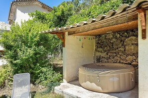 Outdoor spabad