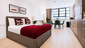 2 bedrooms, desk, iron/ironing board, free WiFi