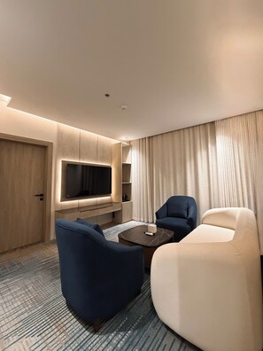 Junior Suite | Interior - Rose Garden Hotel Riyadh (Riyadh)