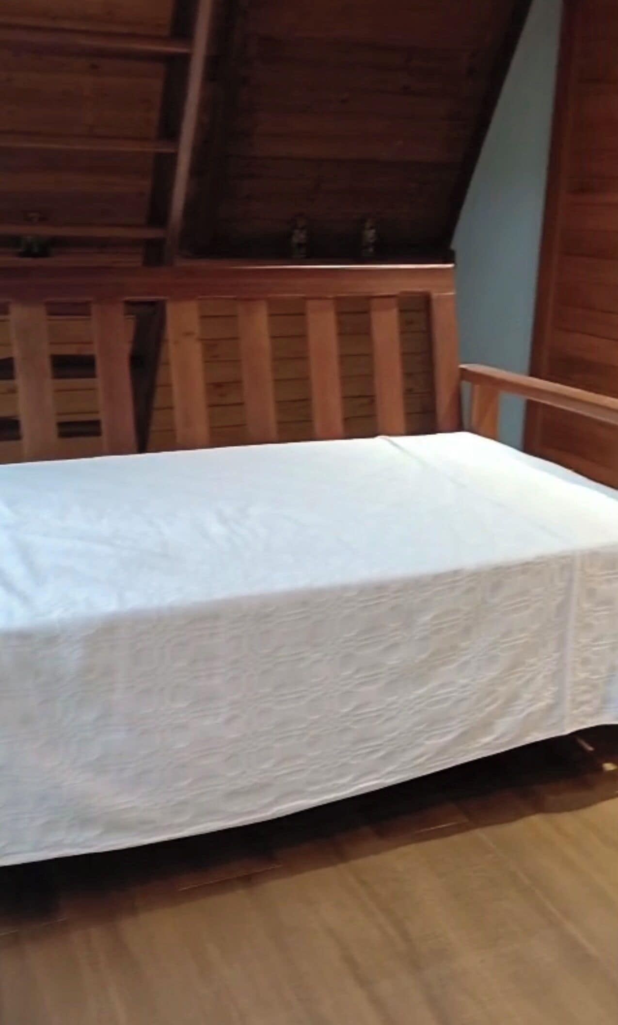 Cabaña Confort, 1 cama matrimonial y sofá cama, se aceptan mascotas, vista al jardín | Wifi gratis y ropa de cama 