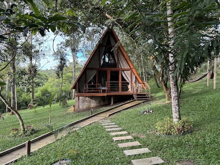 Exterior. Chalé Suiça Cearense