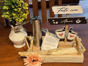 Cabaña Confort, 1 cama matrimonial y sofá cama, aire acondicionado, vista al jardín | Comedor