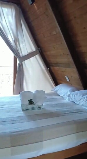 Free WiFi, bed sheets - Chalé Suiça Cearense (Pernambuquinho)