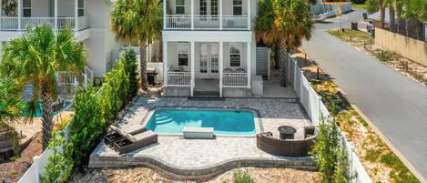 ด้านหน้าที่พัก