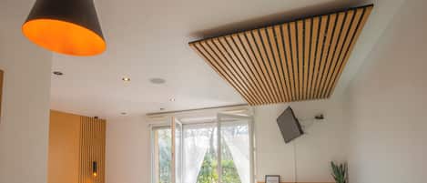 1 habitación, wifi y ropa de cama