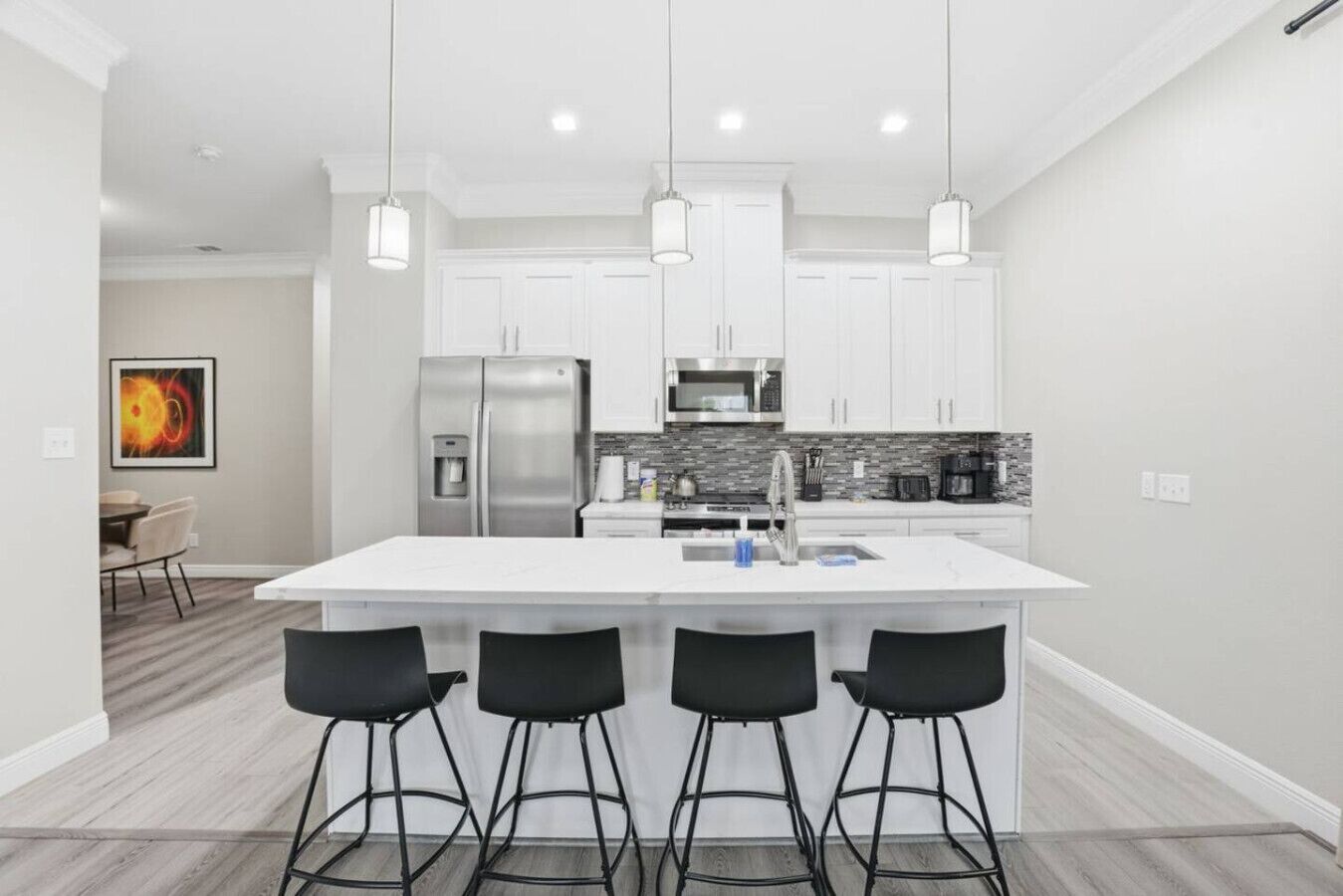 冰箱、微波炉、烤箱、炉灶