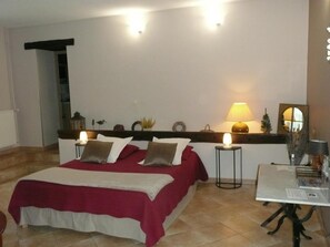 2 chambres, fer et planche à repasser, Wi-Fi, literie fournie