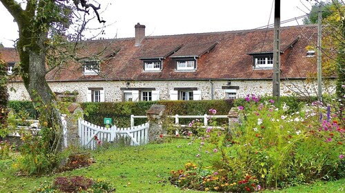 Guest Rooms “Family Suite” with Terrace, Shared Garden, and Wi-Fi