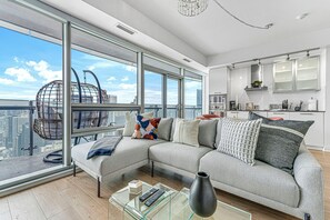 Luxury Suite, City View