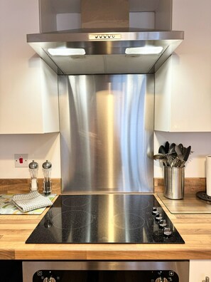 Fridge, microwave, oven, electric kettle - The Nordic Apartments - Long Term Rental Available (Ulverston)